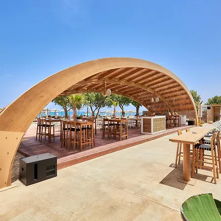 Hotel Enorme Teatro