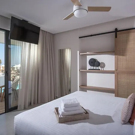 Hotel Enorme Teatro